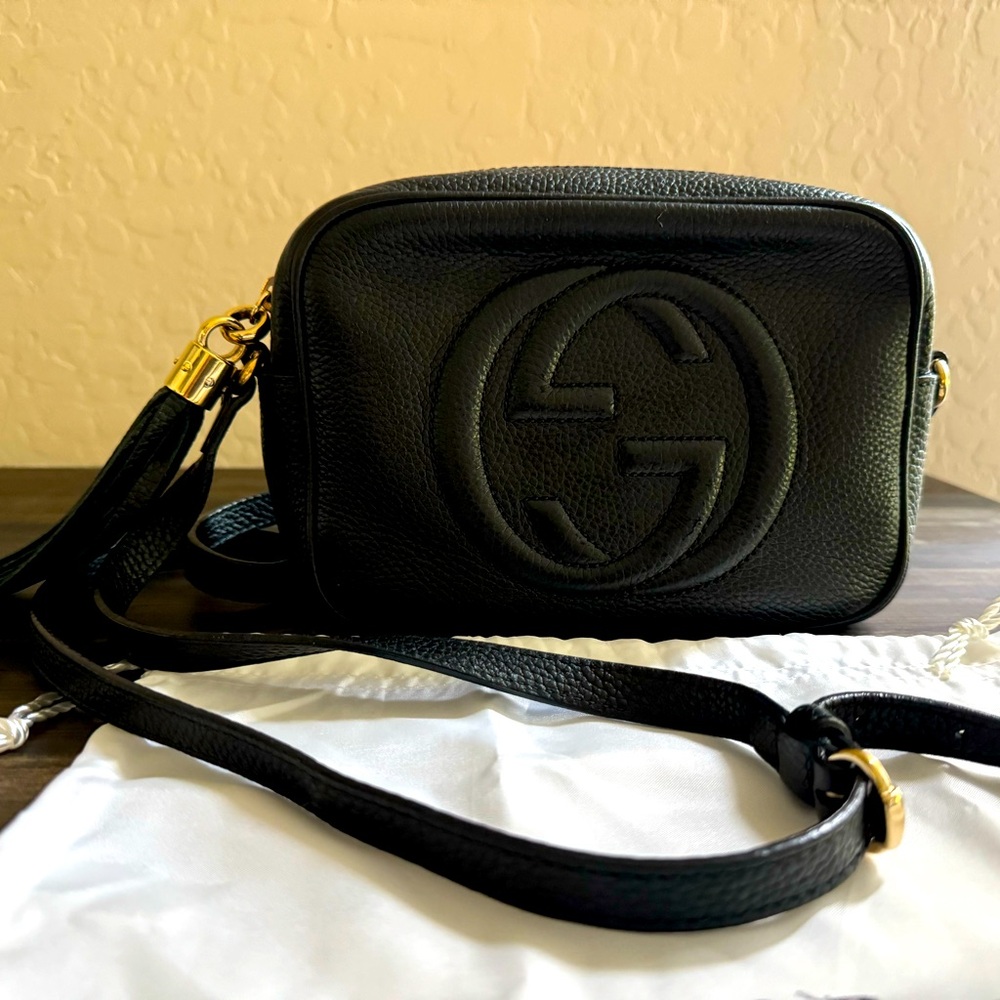 Black Gucci, soho small leather disco bag